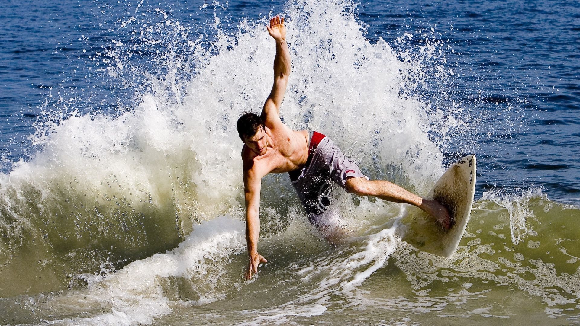 奥康纳的精准踢球技术成为袋鼠队胜利的重要保障，歌手奥康纳